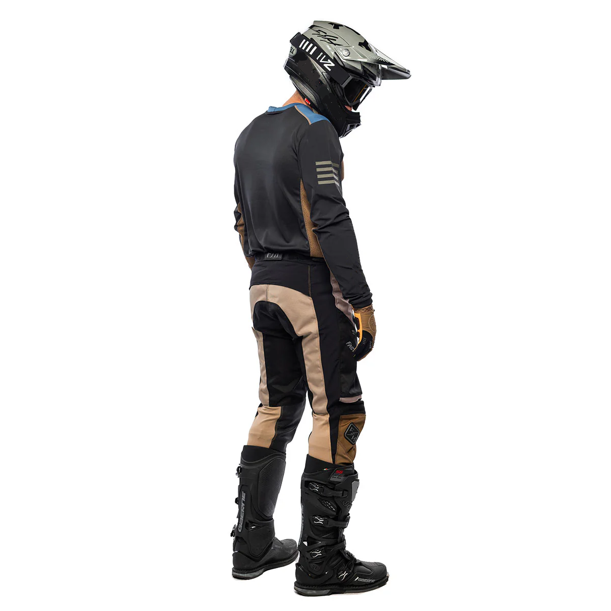 طقم ملابس دراجات نارية FH لعام - مراجعة Motorcycle Gear Bundle وسعره