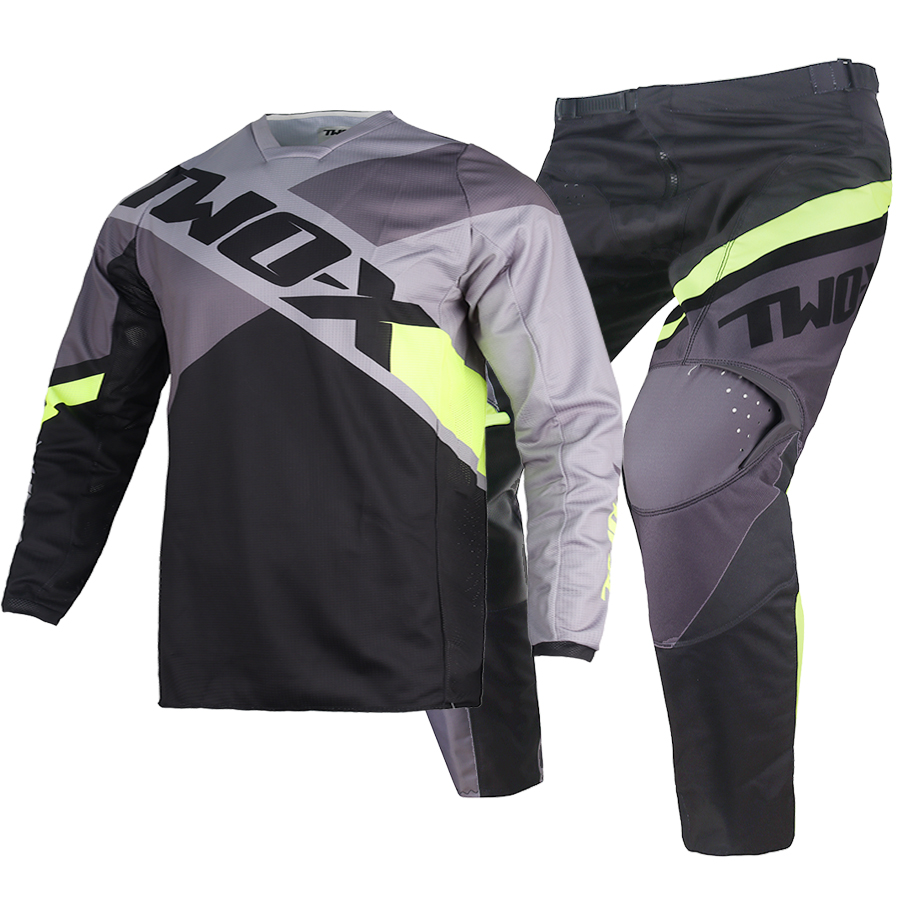 طقم ملابس جديد للدراجات الناري - مراجعة Motorcycle Gear Bundle وسعره